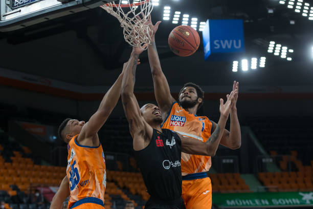 陷入短暂的 陷入短暂的